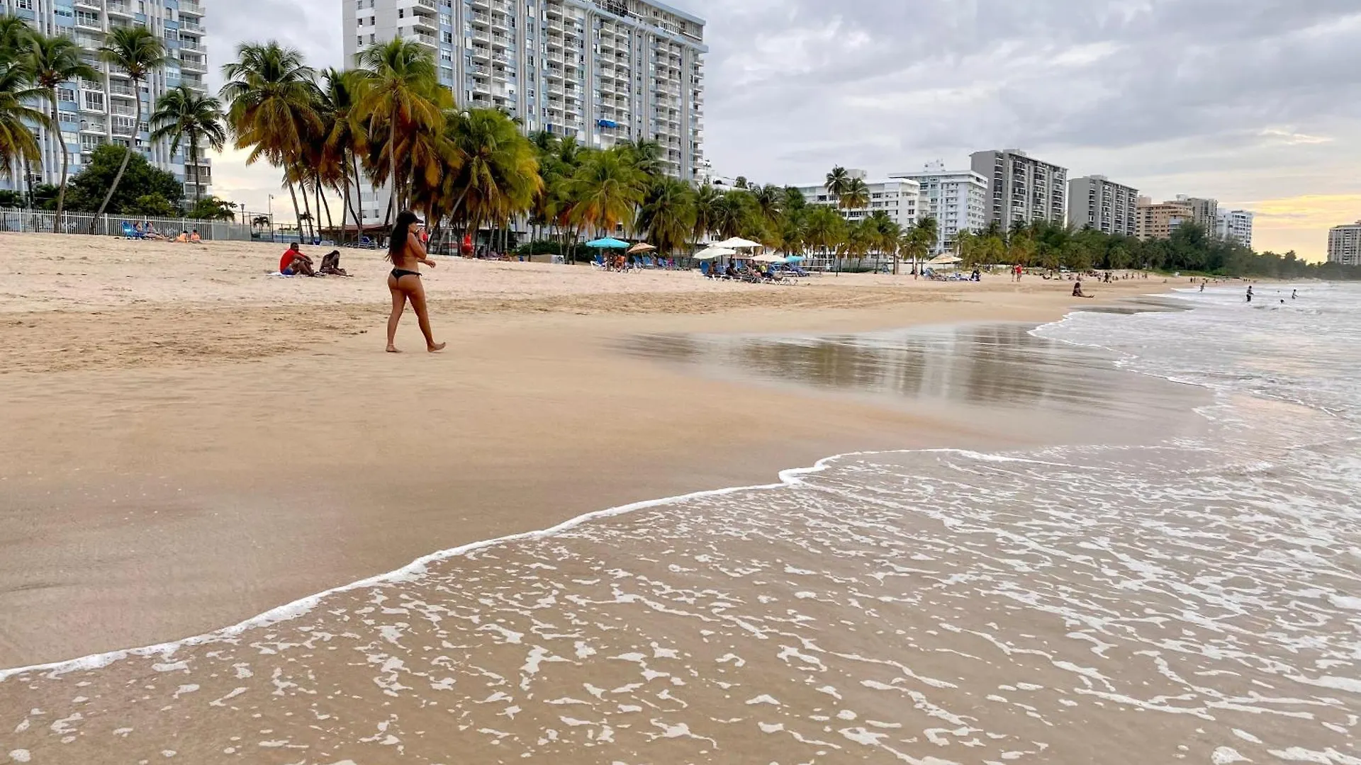 Beachfront Tropical Tantra Apartment San Juan