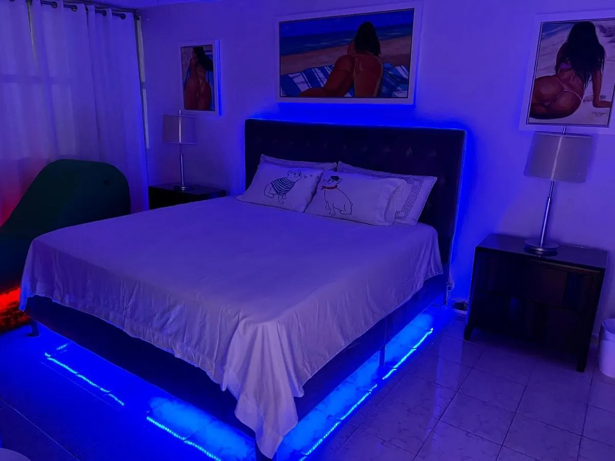 Beachfront Tropical Tantra Apartment San Juan