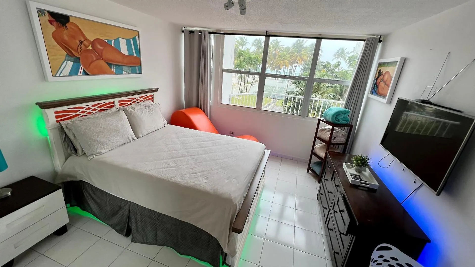Beachfront Tropical Tantra Apartment San Juan